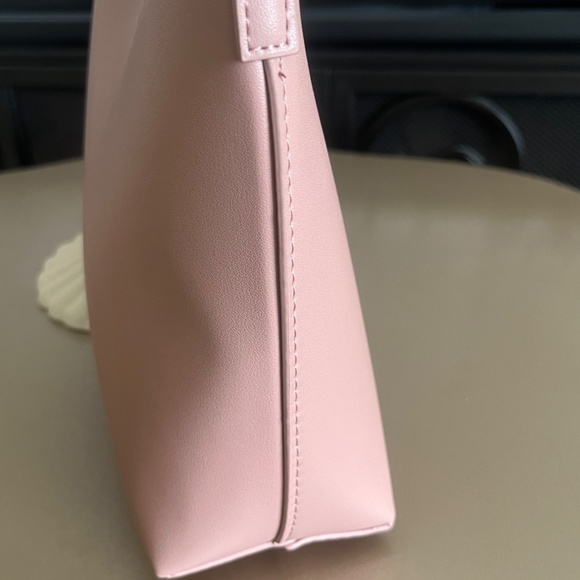 Samara Medium Blush Shoulder Bag - Picture 4 of 13